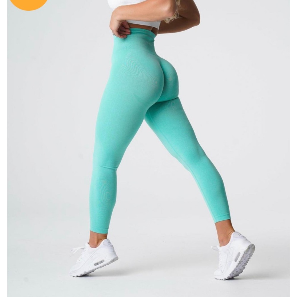 NAVIGATION mint green seamless counter leggings!💚
